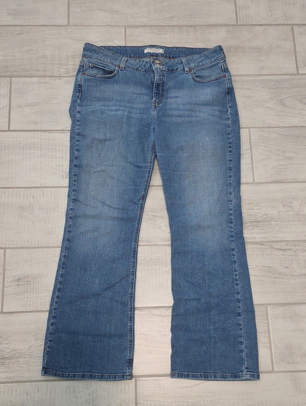 Levi's 526 Jeans Women's Size 16M Slender Bootcut